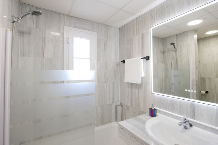 Image No.24-3 Bed Property for sale