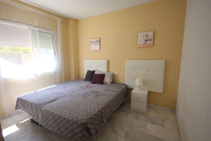 Image No.10-2 Bed Property for sale