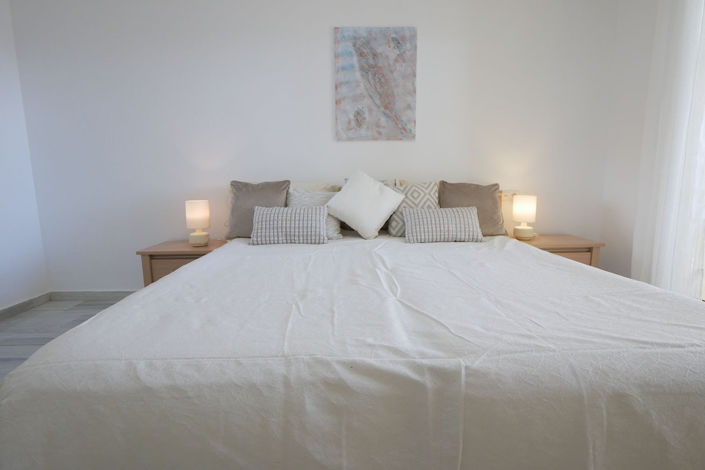 Image No.13-3 Bed Property for sale