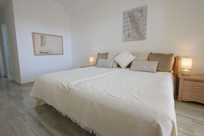 Image No.14-3 Bed Property for sale