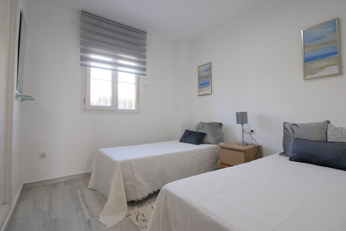 Image No.17-3 Bed Property for sale