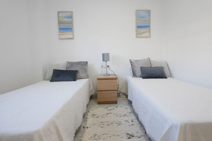 Image No.18-3 Bed Property for sale