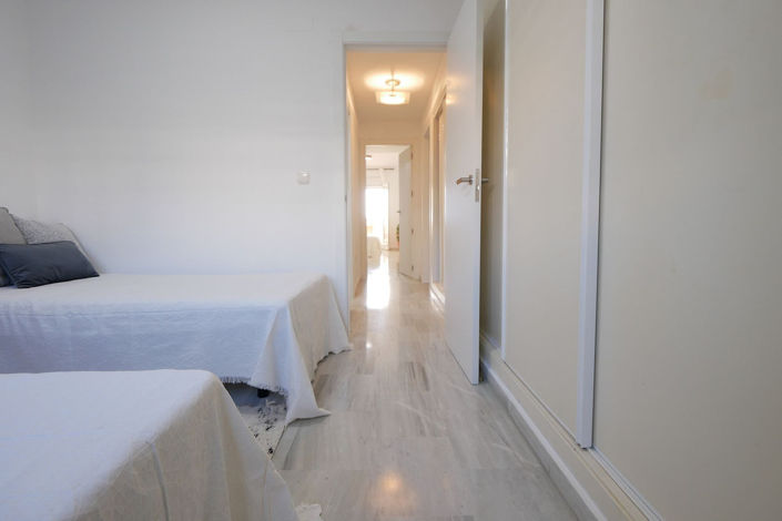 Image No.19-3 Bed Property for sale