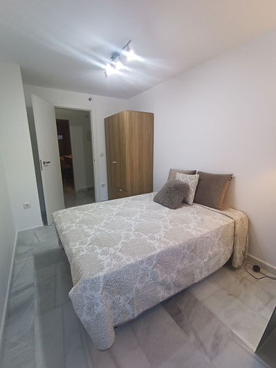 Image No.21-3 Bed Property for sale