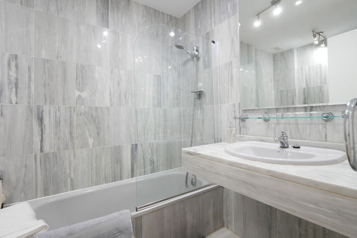 Image No.26-3 Bed Property for sale