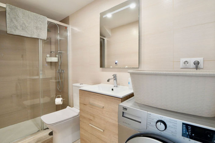 Image No.11-1 Bed Property for sale