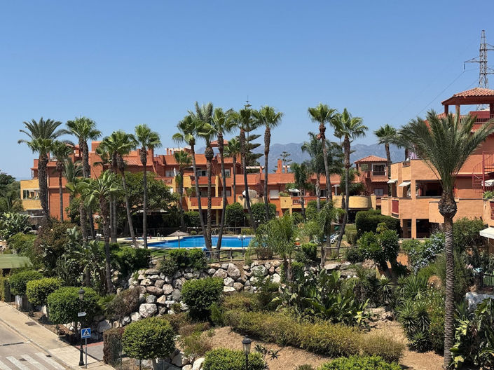 Image No.25-2 Bed Property for sale