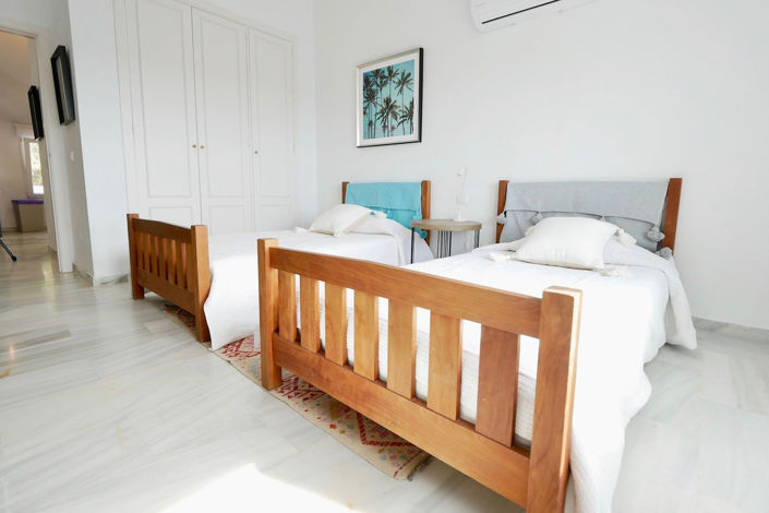 Image No.36-3 Bed Property for sale