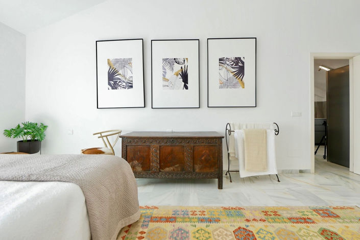 Image No.42-3 Bed Property for sale