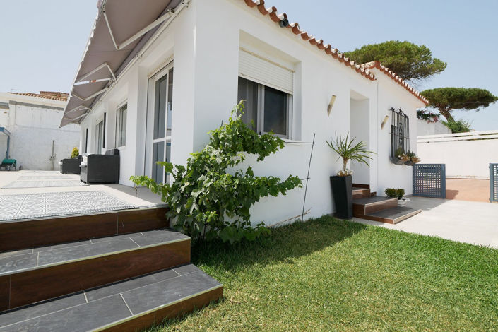 Image No.17-3 Bed Property for sale