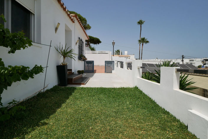 Image No.24-3 Bed Property for sale