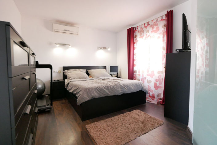 Image No.28-3 Bed Property for sale