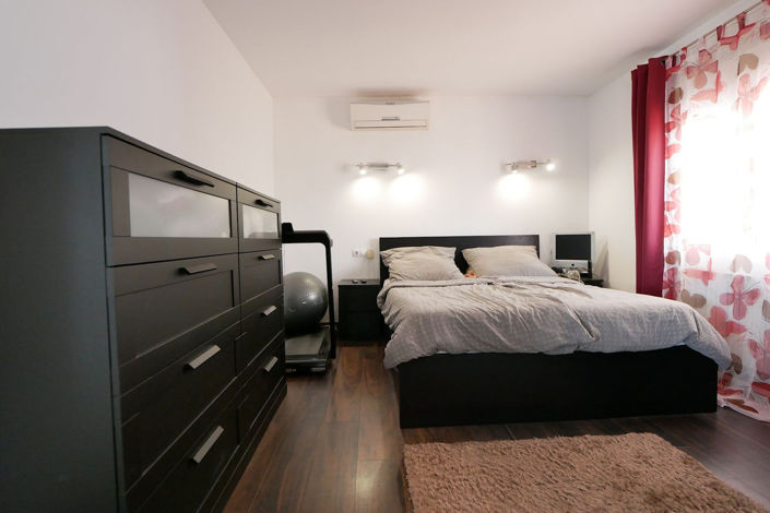 Image No.31-3 Bed Property for sale