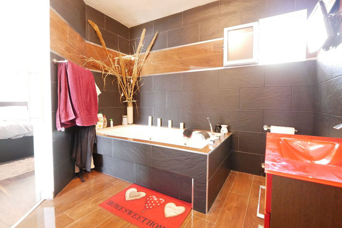 Image No.33-3 Bed Property for sale