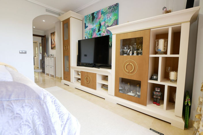 Image No.19-3 Bed Property for sale