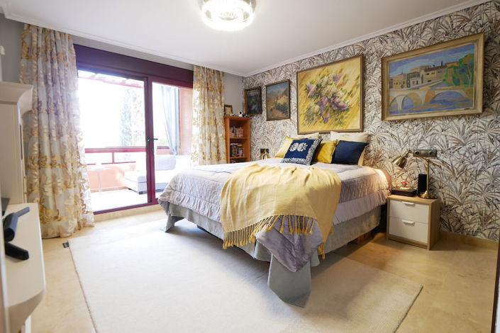 Image No.21-3 Bed Property for sale