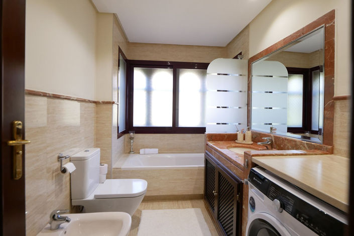 Image No.33-3 Bed Property for sale