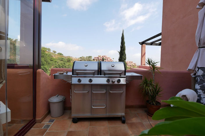 Image No.39-3 Bed Property for sale