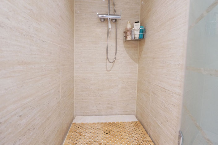 Image No.42-3 Bed Property for sale