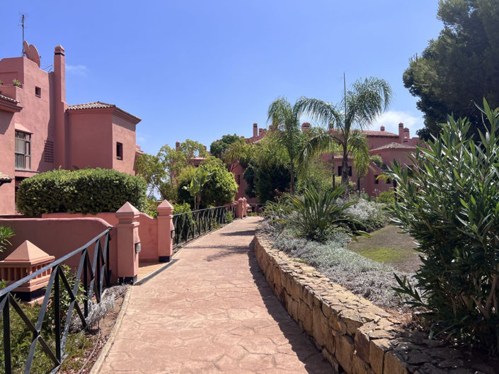 Image No.51-3 Bed Property for sale