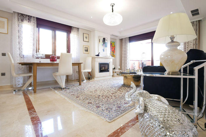 Image No.8-3 Bed Property for sale