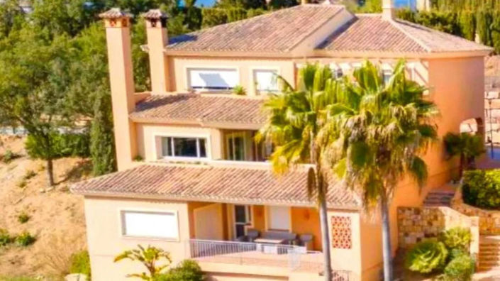 Image No.25-2 Bed Property for sale