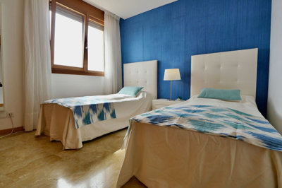 12-53013098fcab6c38b1379cd33298e050