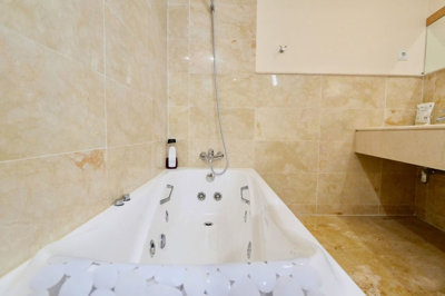 9-467d0cee5b725f3ef65f102a0c2e69c0