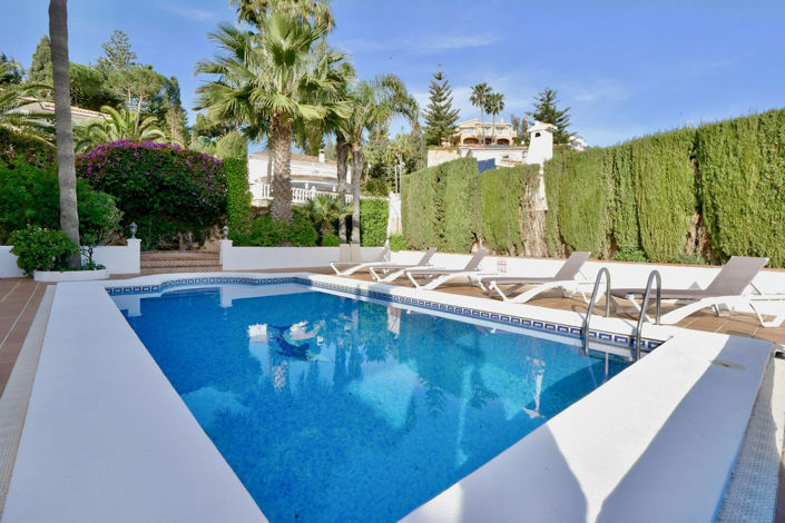 Image No.107-6 Bed Property for sale