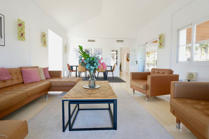 Image No.55-6 Bed Property for sale