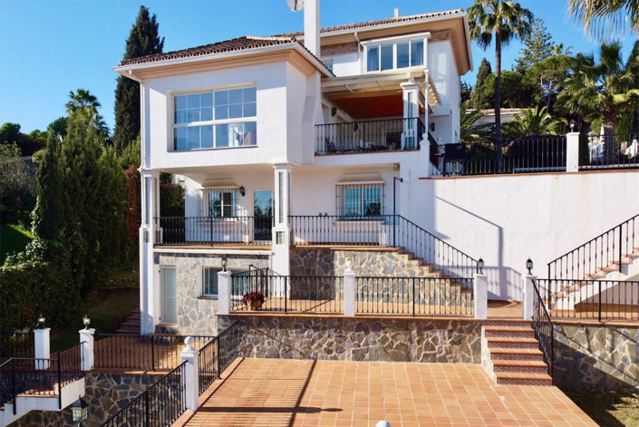 Image No.76-6 Bed Property for sale