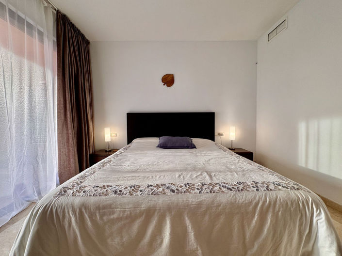 Image No.13-2 Bed Property for sale