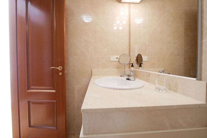 Image No.17-2 Bed Property for sale