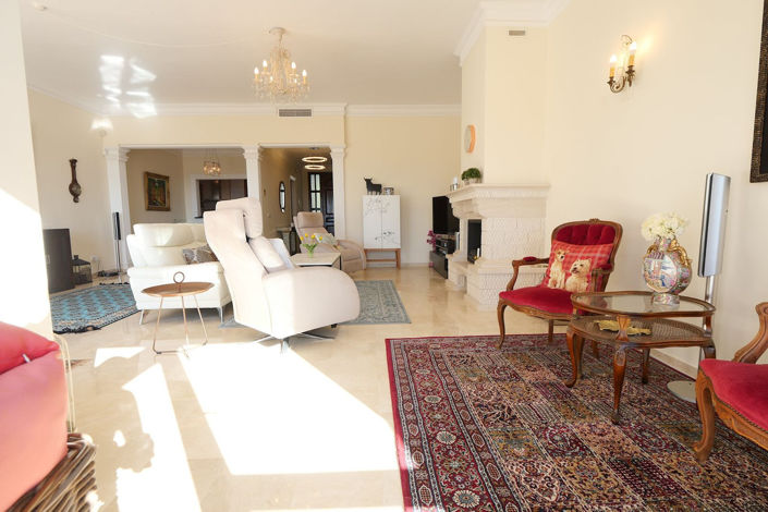 Image No.11-3 Bed Property for sale