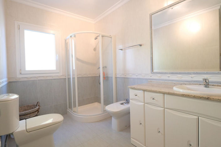 Image No.18-3 Bed Property for sale