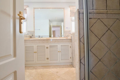 12-53013098fcab6c38b1379cd33298e050