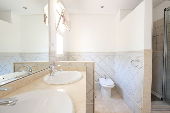 Image No.31-2 Bed Property for sale