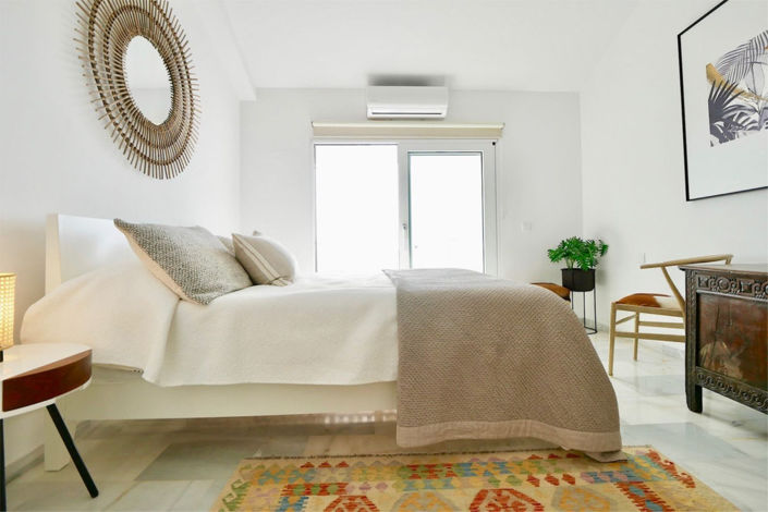 Image No.9-3 Bed Property for sale