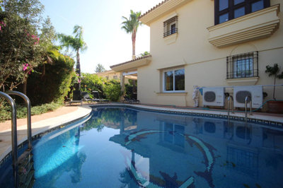 12-53013098fcab6c38b1379cd33298e050