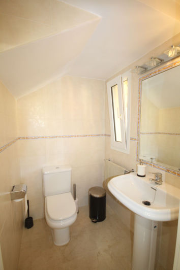 Image No.25-3 Bed Property for sale