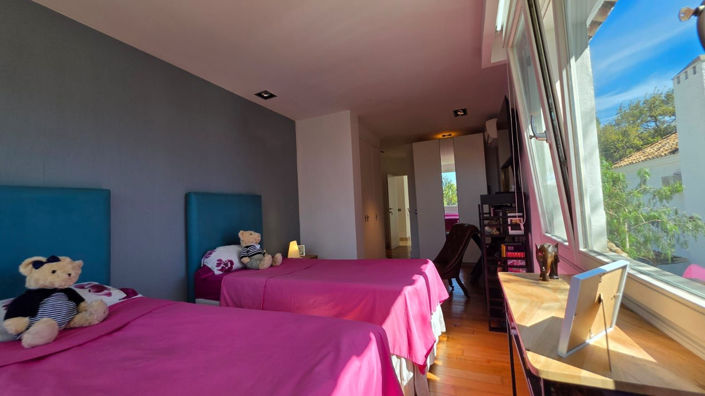 Image No.18-4 Bed Property for sale