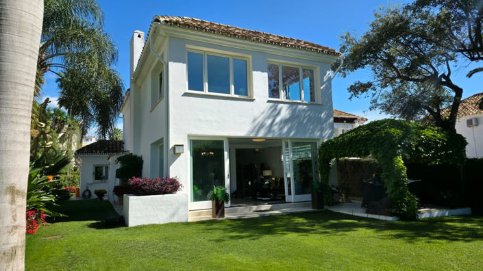 Image No.2-4 Bed Property for sale