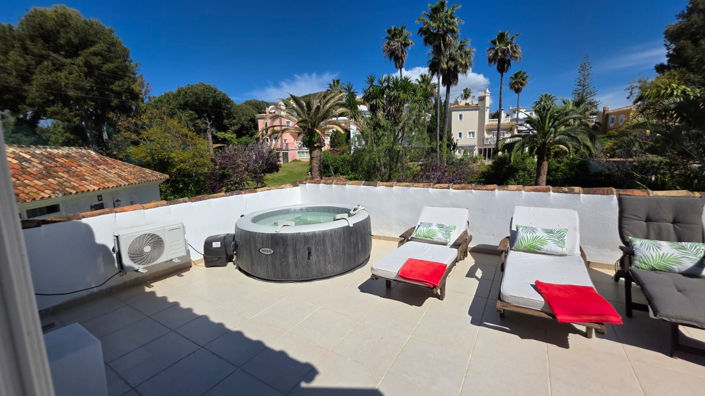 Image No.24-4 Bed Property for sale