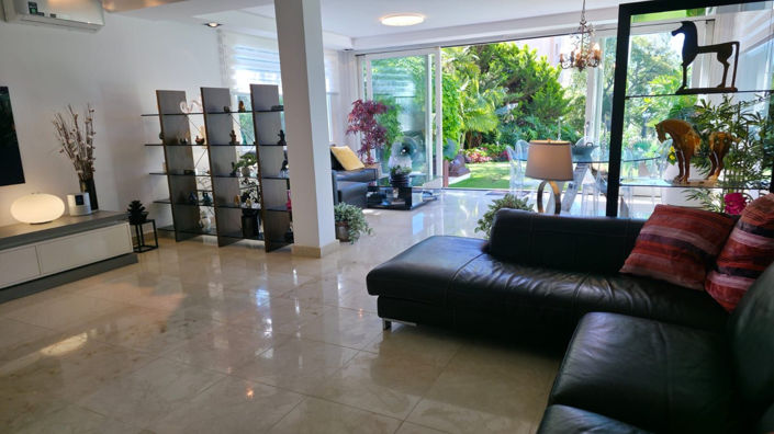 Image No.7-4 Bed Property for sale