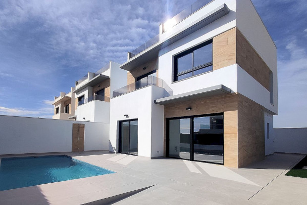 Image No.9-3 Bed Chalet for sale