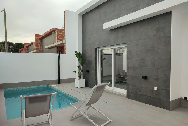 Image No.2-3 Bed Chalet for sale