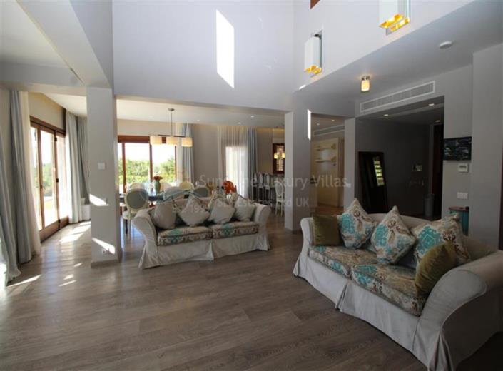 Image No.6-6 Bed Villa / Detached for sale