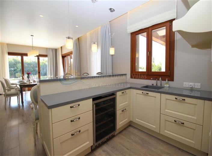 Image No.7-6 Bed Villa / Detached for sale