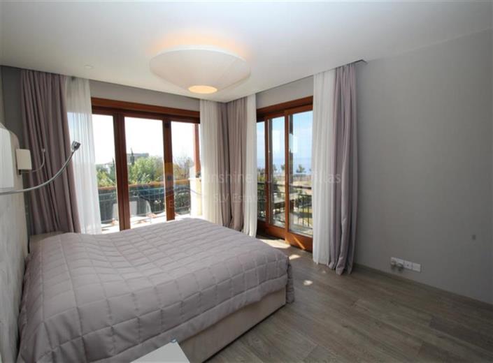 Image No.11-6 Bed Villa / Detached for sale