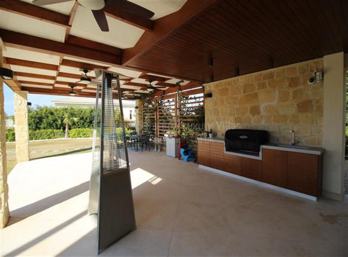 Image No.23-6 Bed Villa / Detached for sale